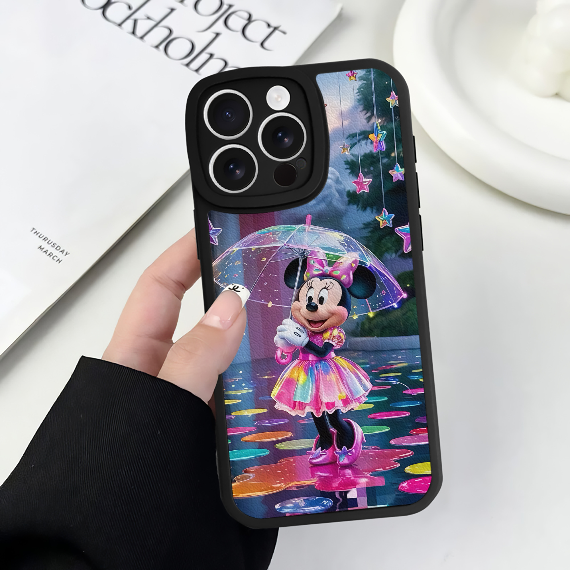 （画像用） ミッキーマウス Mickey Mouse 【iPhone 16シリーズ対応】シリコンスマホケース（レザー調） 材質：シリコン